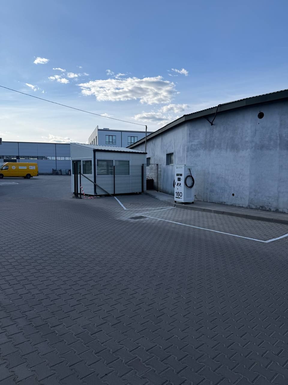 Station photo 1