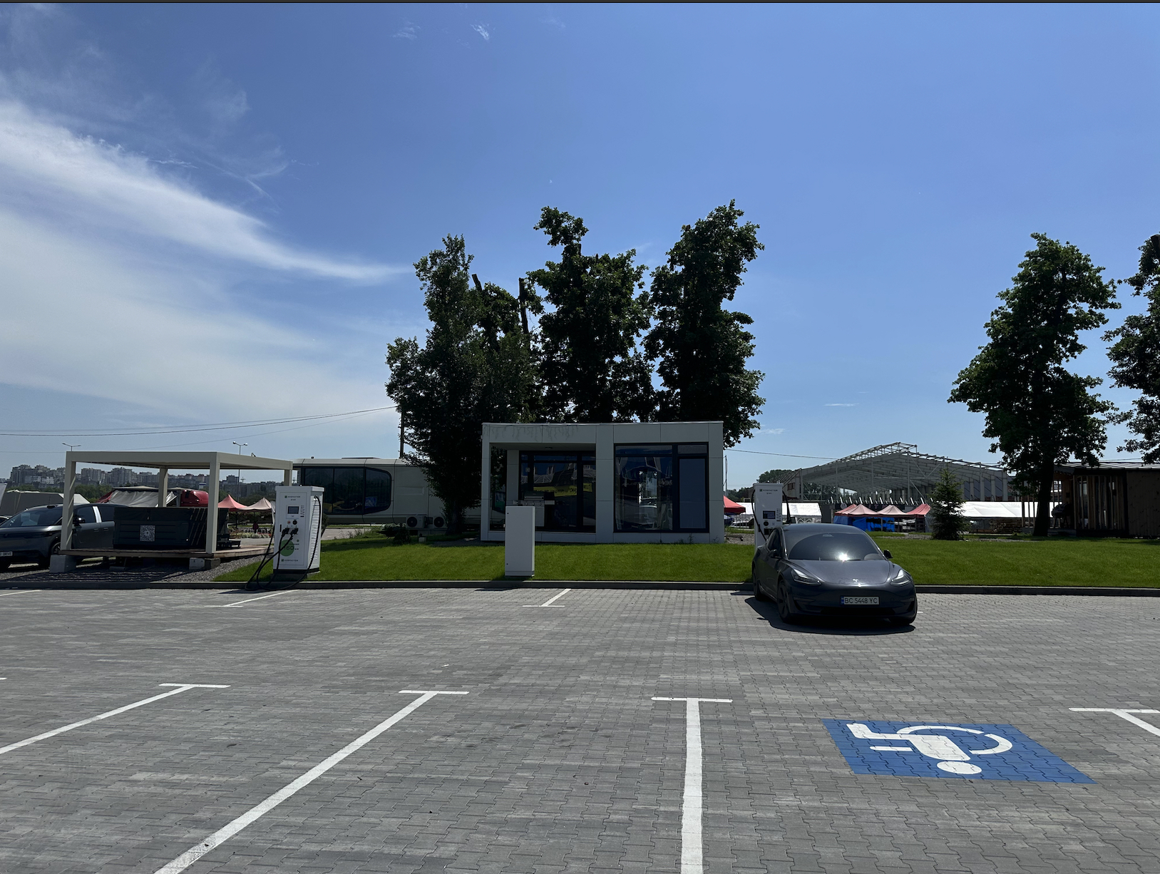 Station photo 3
